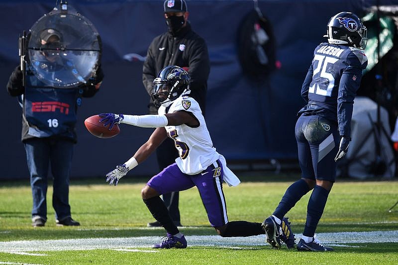 Jaylen Waddle compares to Marquise Brown heading into the 2021 NFL Draft