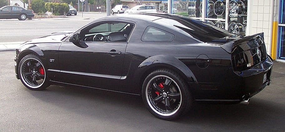 Courtesy of celebritycarz.com