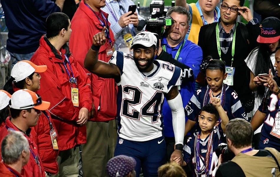 USA Today Images — Current Jets cornerback Darrelle Revis with the Patriots in 2014