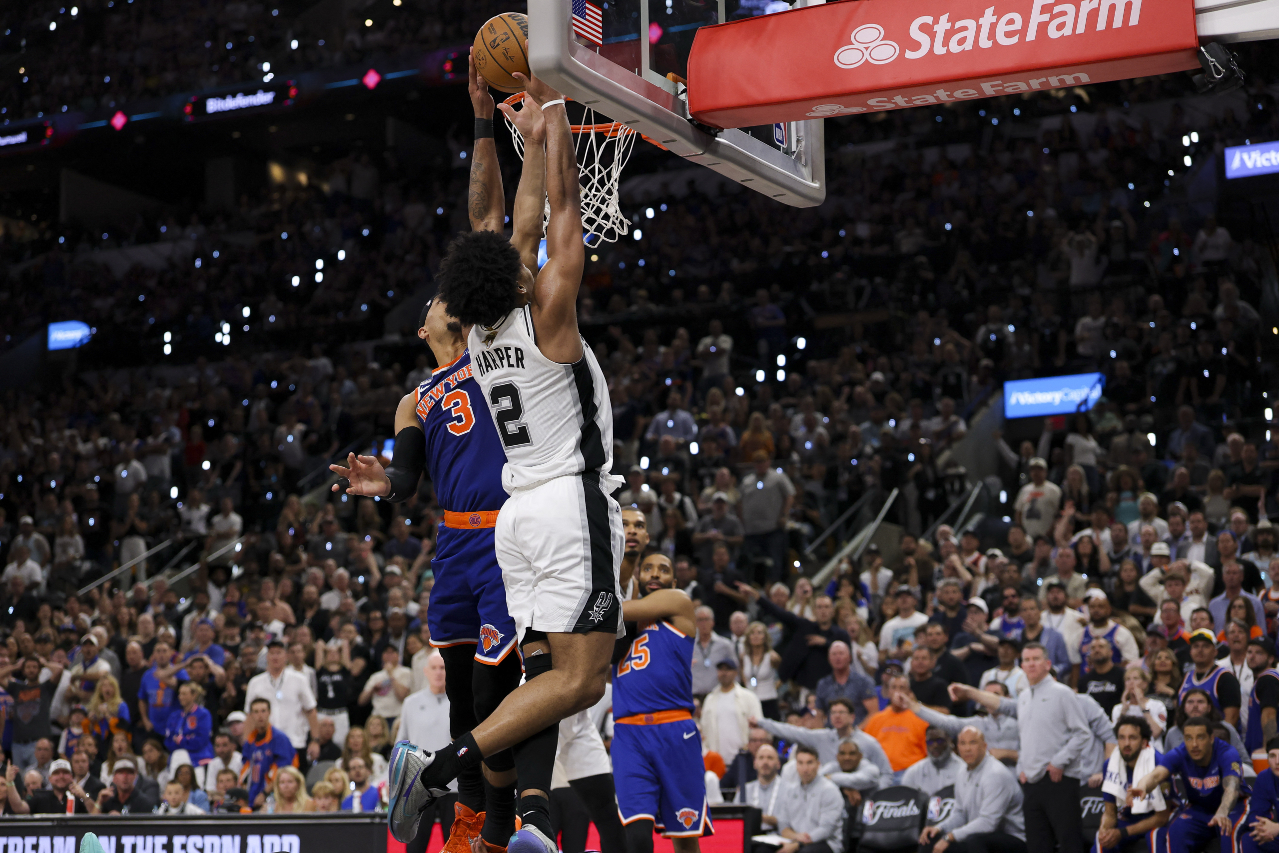 NBA Legend Calls on the San Antonio Spurs to Bench Veteran for Rising Star