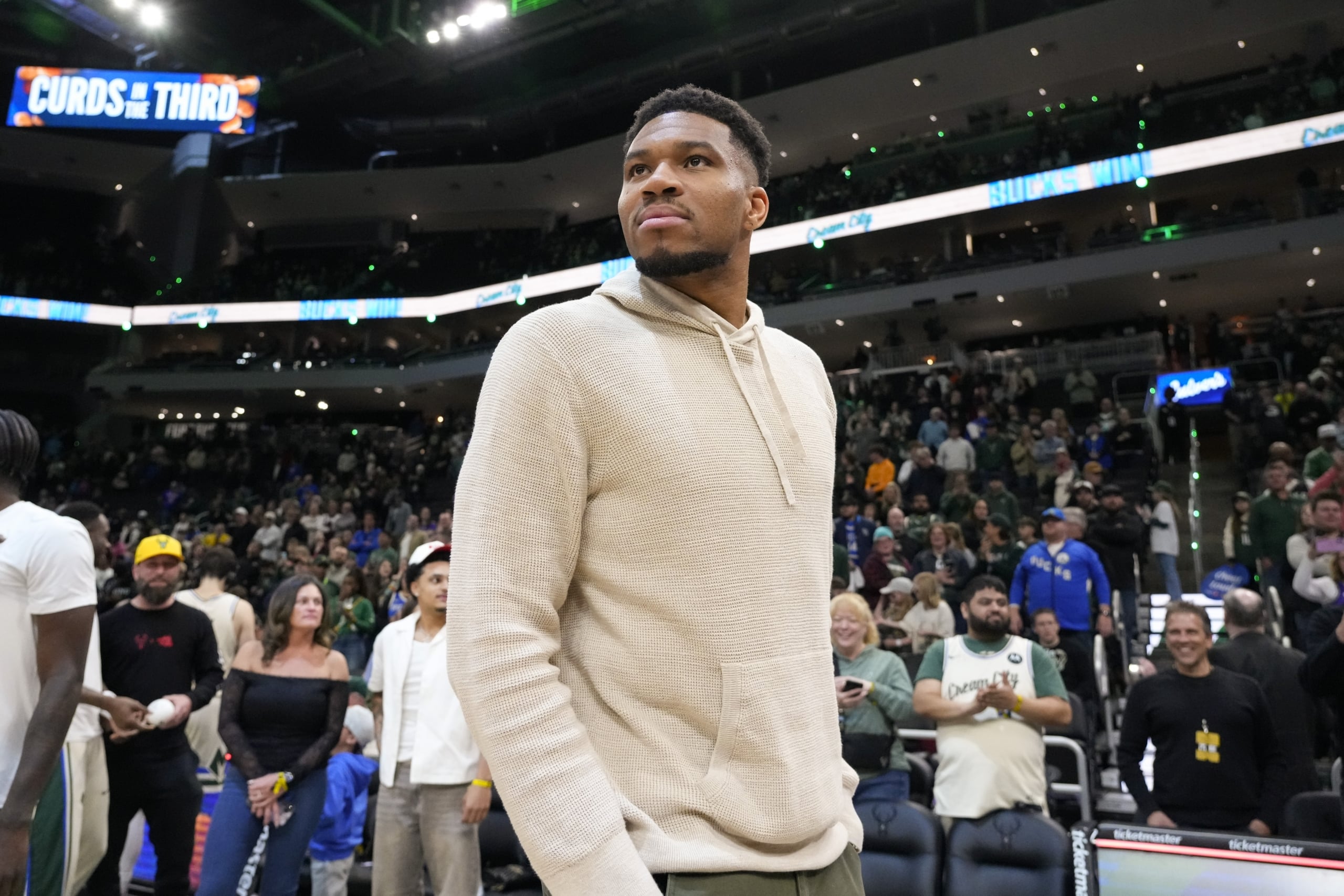 NBA Insider Reveals Surprising New Timeline for Giannis Antetokounmpo Trade