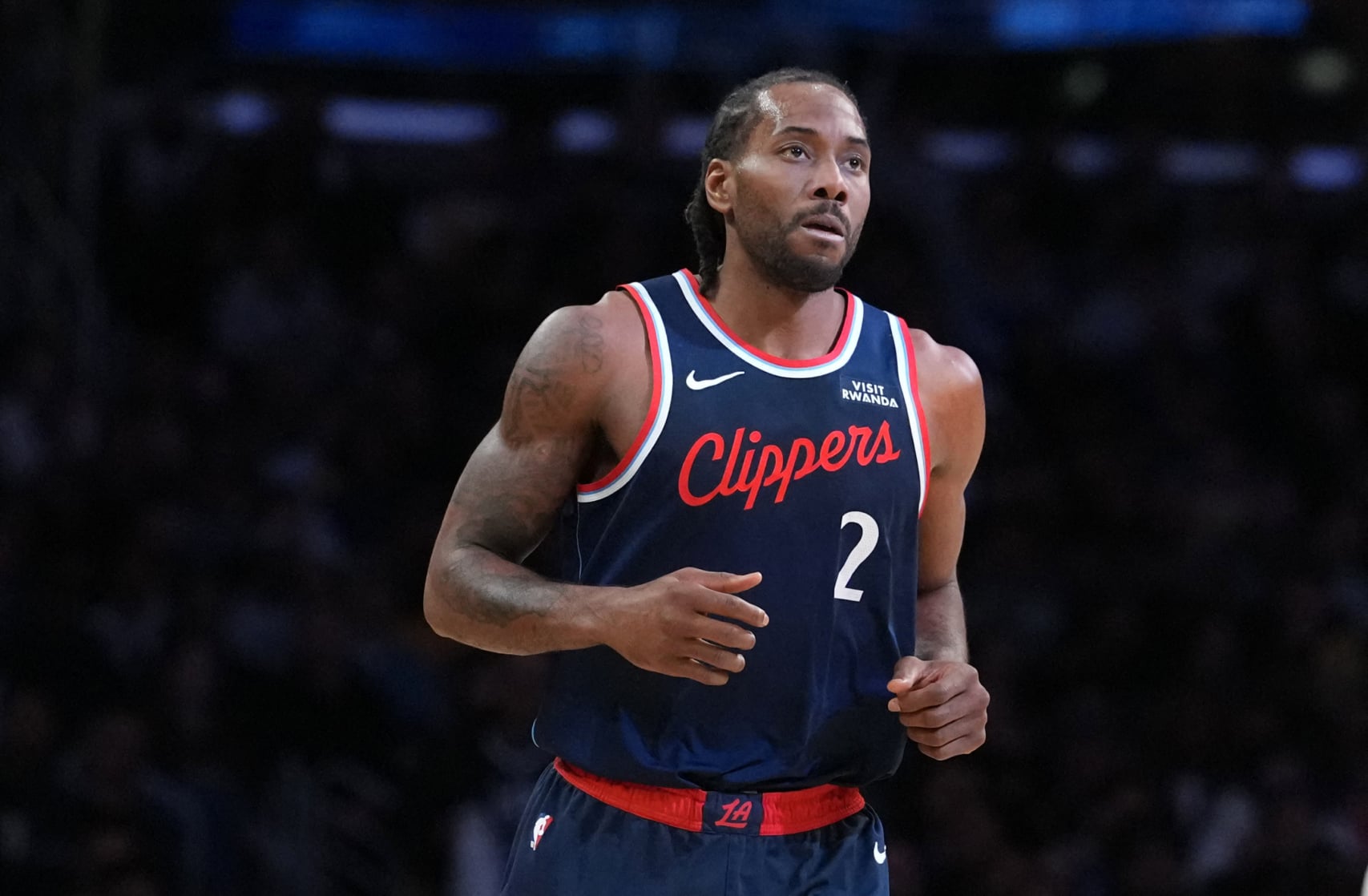 Raptors Pause Kawhi Leonard Trade Amid Contract-Void Uncertainty